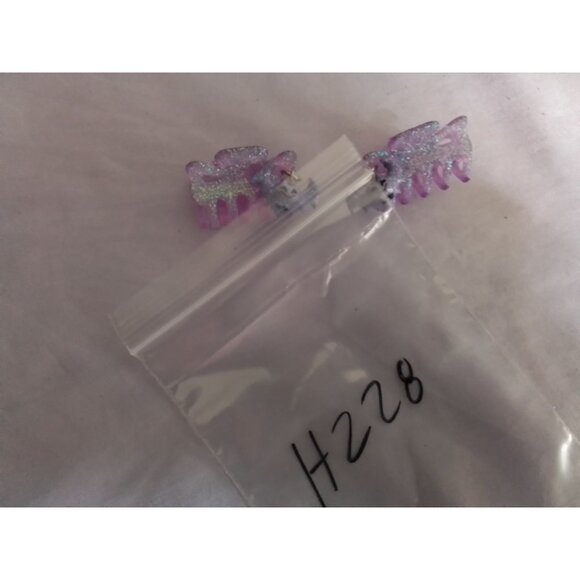 Set of 2 Glittery Halloween Hair Clips Claws with Bat Decorations Purple - Picture 3 of 4